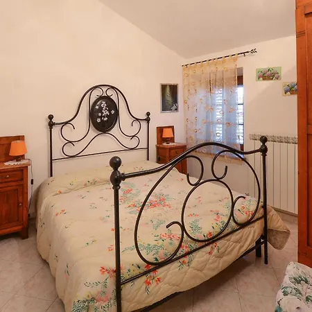 בית נופש 3 Bedroom In Gallicano