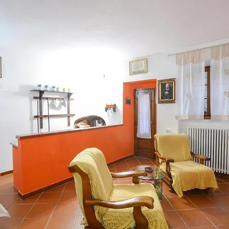 3 Bedroom In בית נופש Gallicano